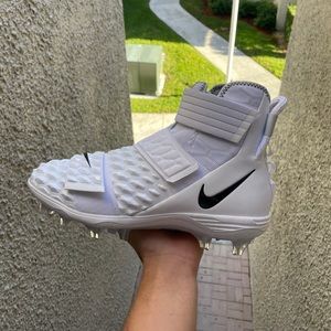 Nike football cleats size 10